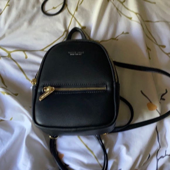 Back pack - Picture 3 of 3